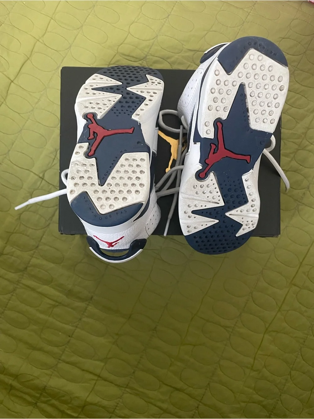 EUC Jordan Kids Navy and White High-Top Sneakers Size 12c